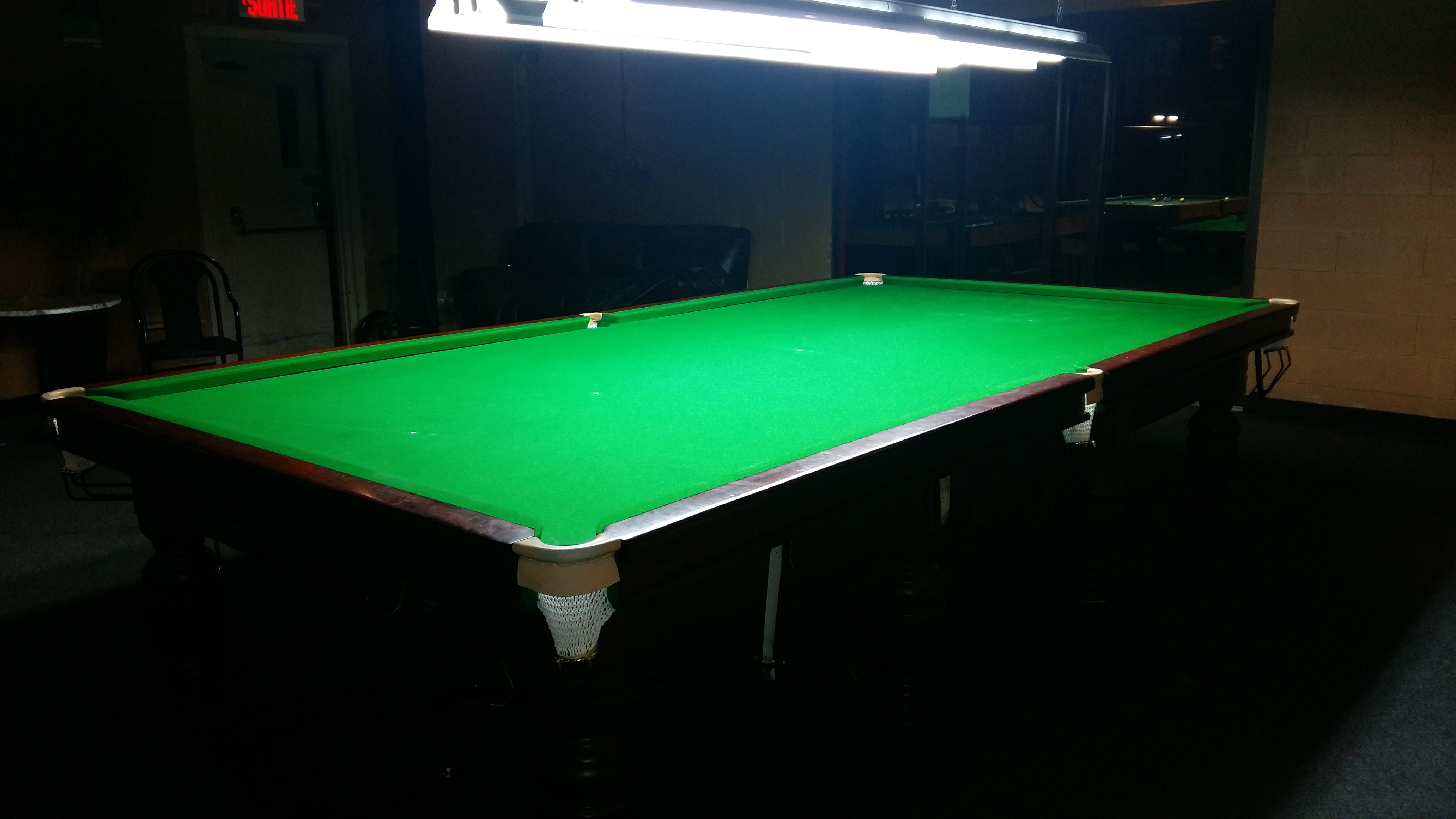 Pic UK Snooker Table 